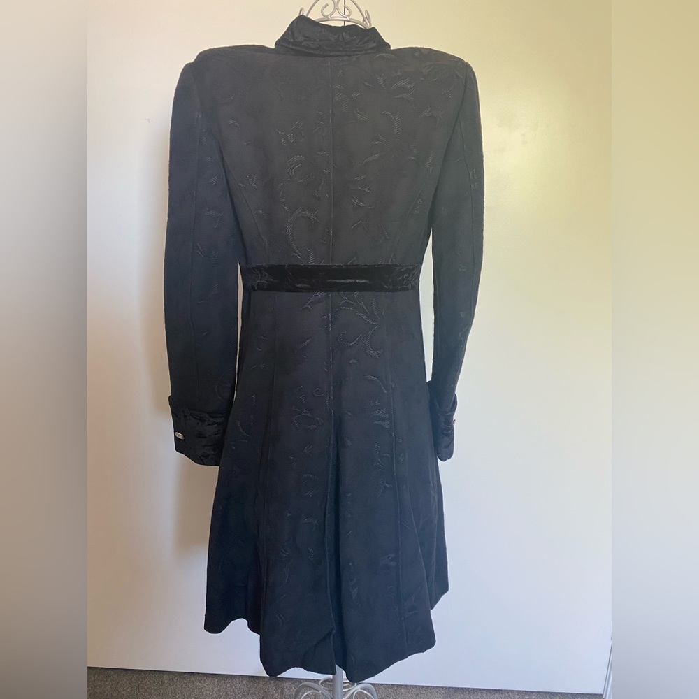 Versace 100% linen/wool blend coat - Picture 4 of 15